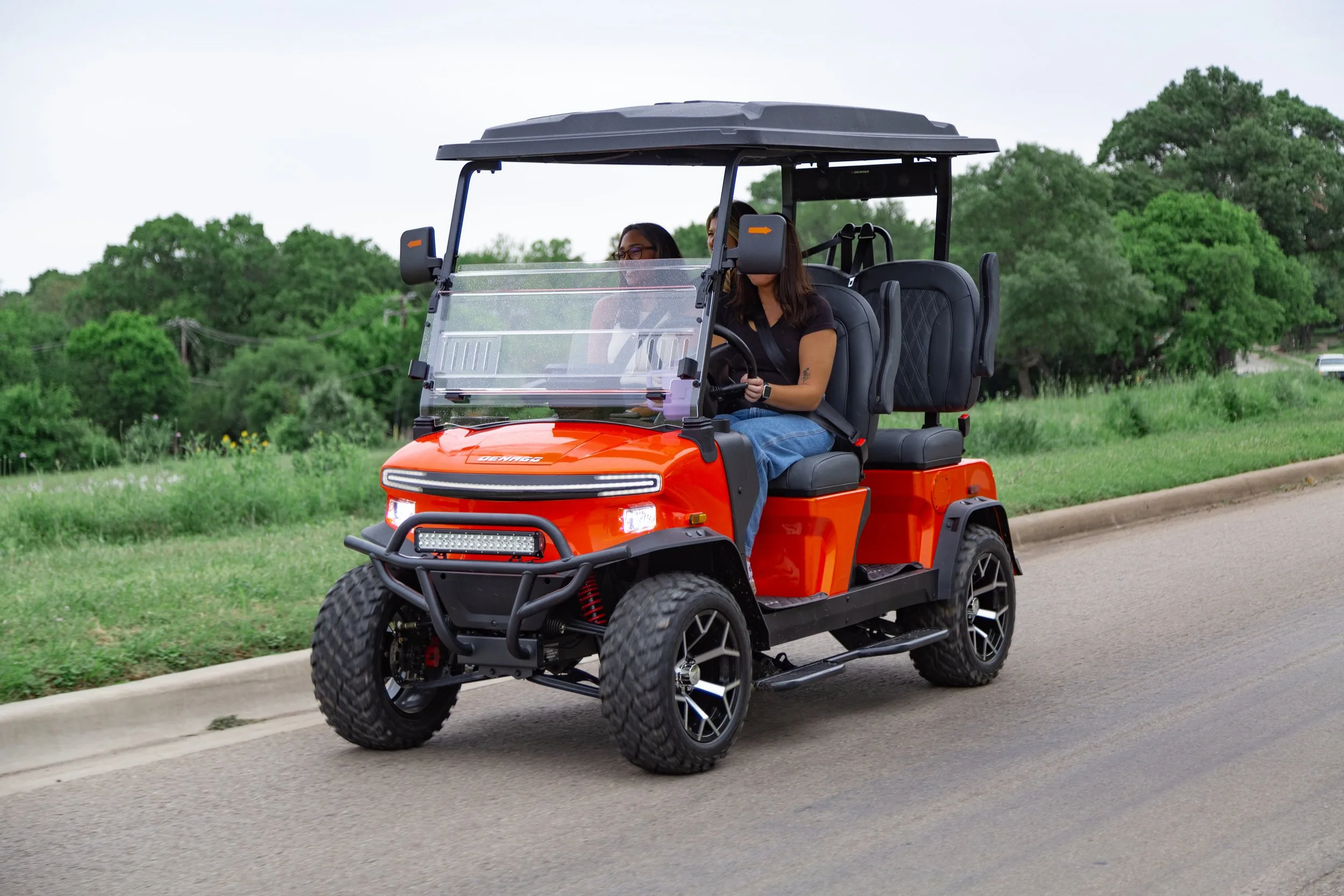 Carro de golf eléctrico Denago Rover XL detalle de diseño