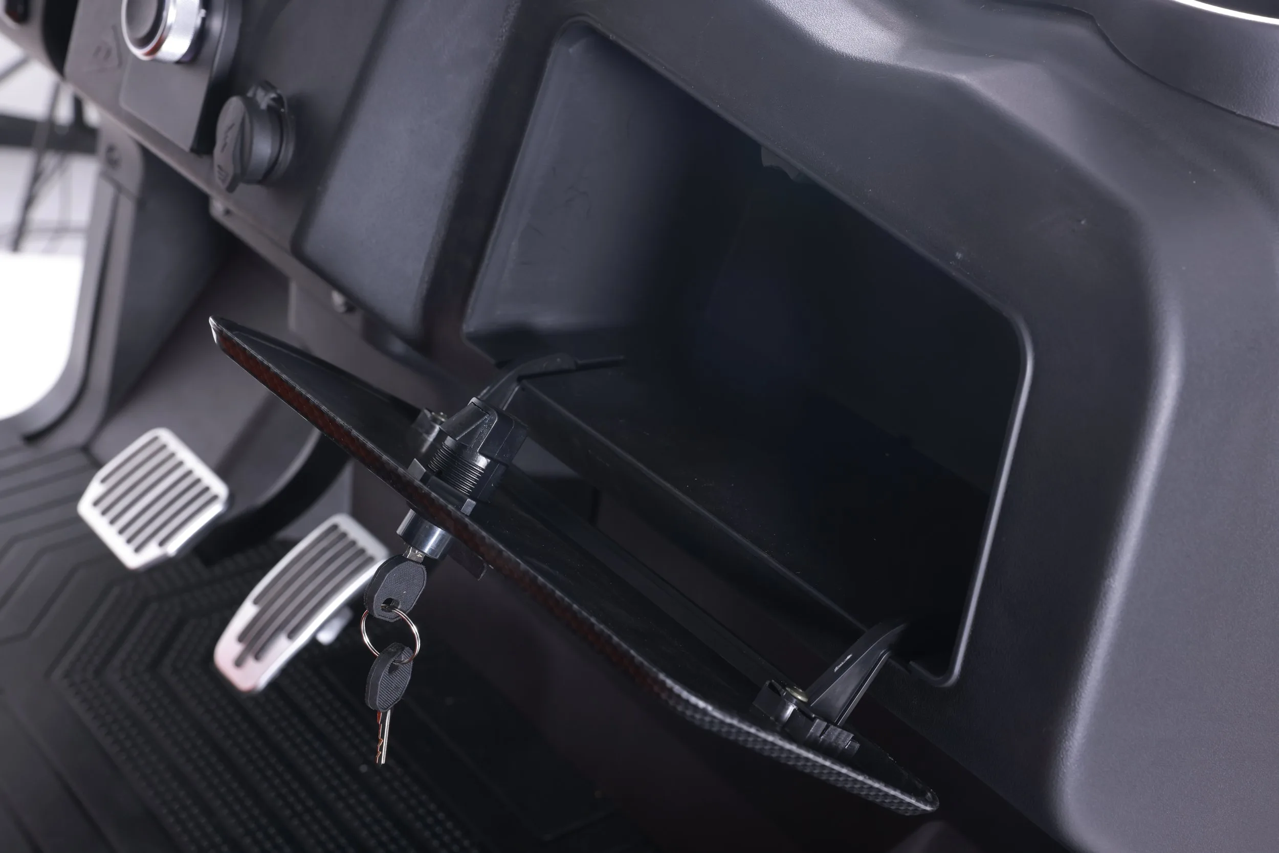 Vista trasera carro de golf eléctrico Denago EV Rover XL