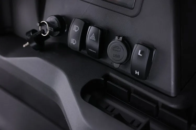 Interior carro de golf eléctrico Denago Nomad